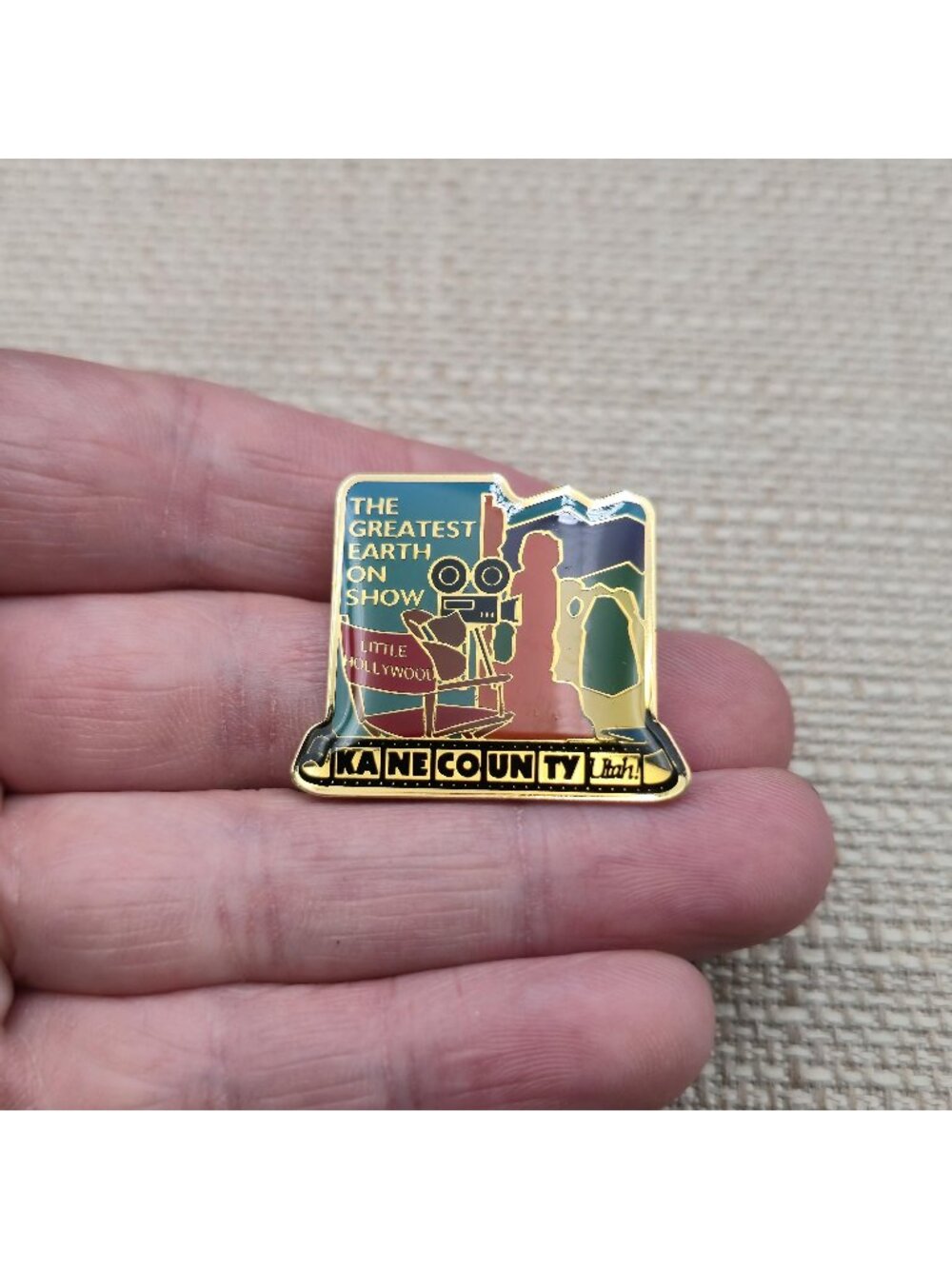 Vintage Kane County Utah Little Hollywood Greatest Earth On Show Pin A8668